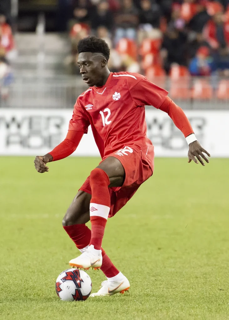 Alphonso Davies trong màu áo Canada