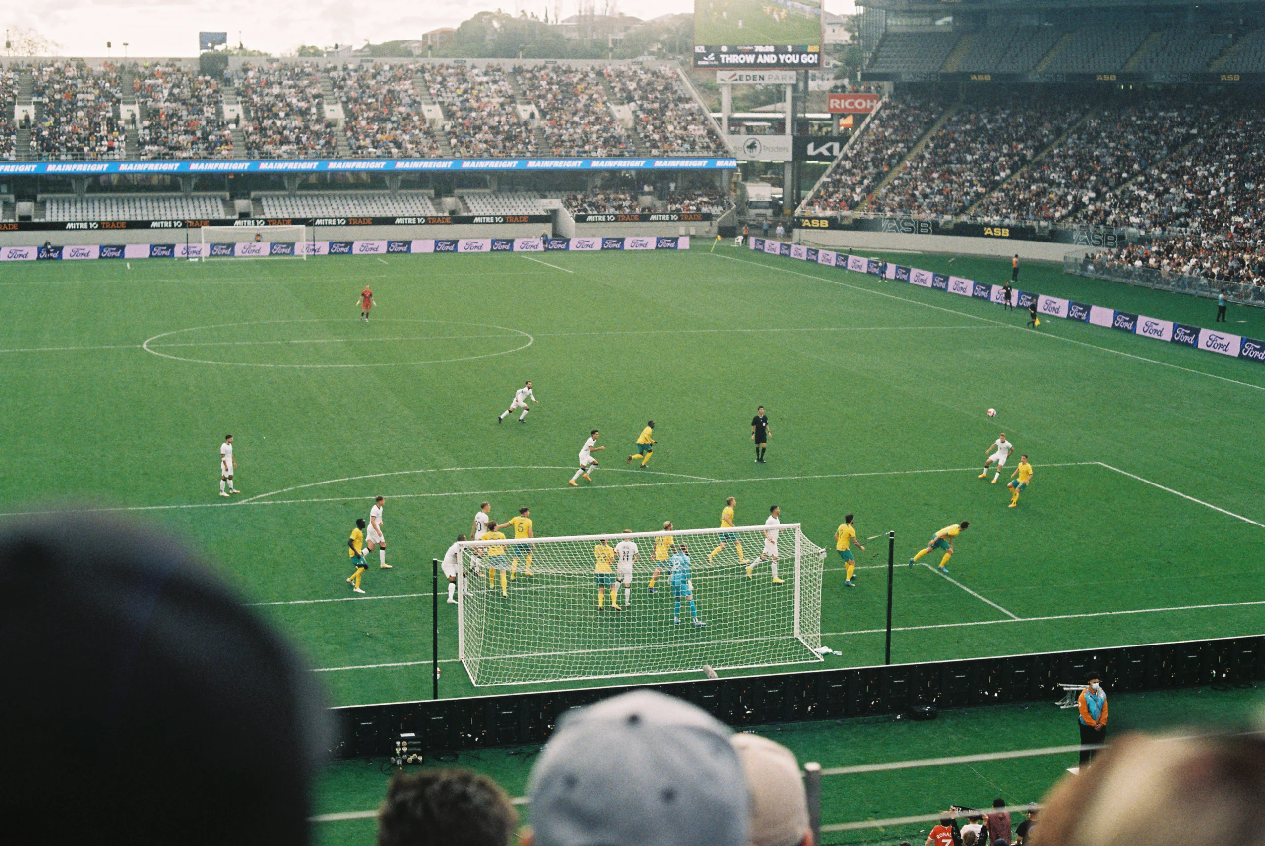 Australia Socceroos thi đấu trong một trận quốc tế