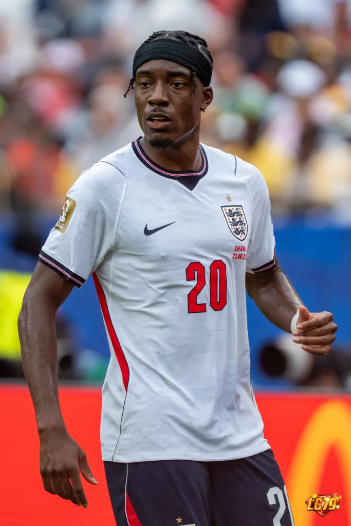 Noni Madueke trong màu áo England, ảnh Wikimedia Commons đã đóng watermark LC79