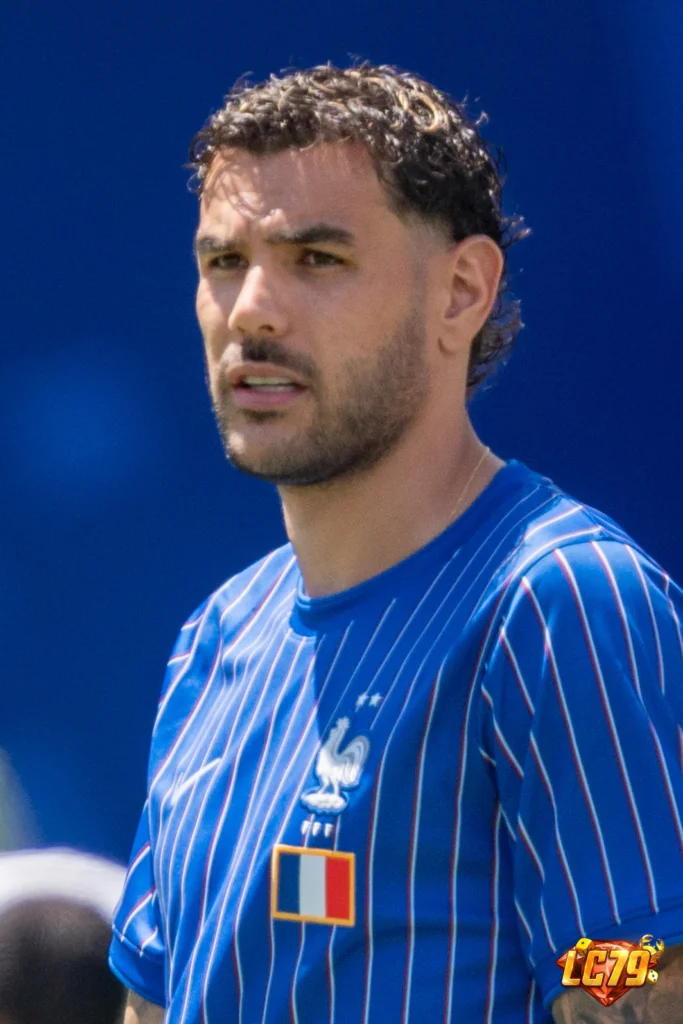 Theo Hernandez của France, ảnh Wikimedia Commons đã đóng watermark LC79