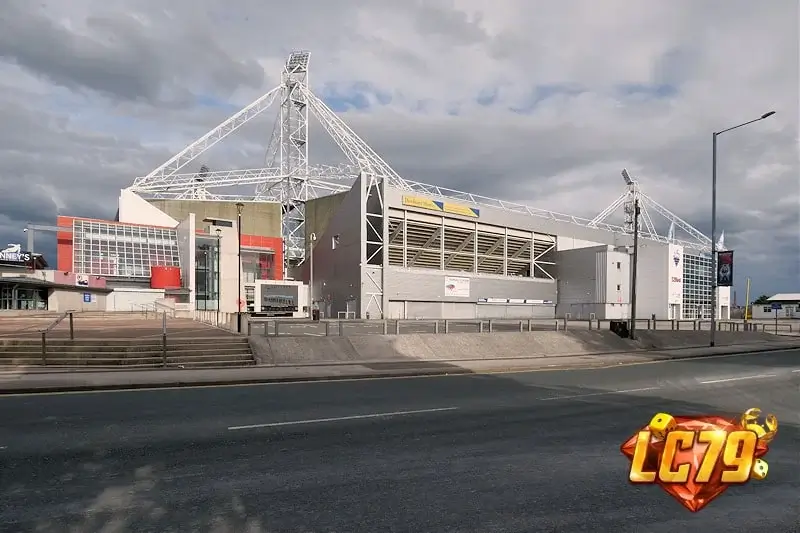 Deepdale, sân Preston North End - ảnh đã gắn watermark LC79