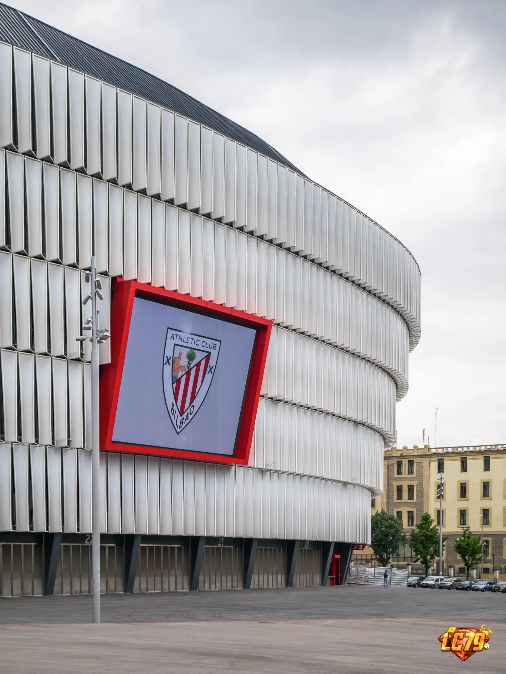 Sân San Mamés, nơi Athletic Club thua Sevilla 1-3 ở La Liga