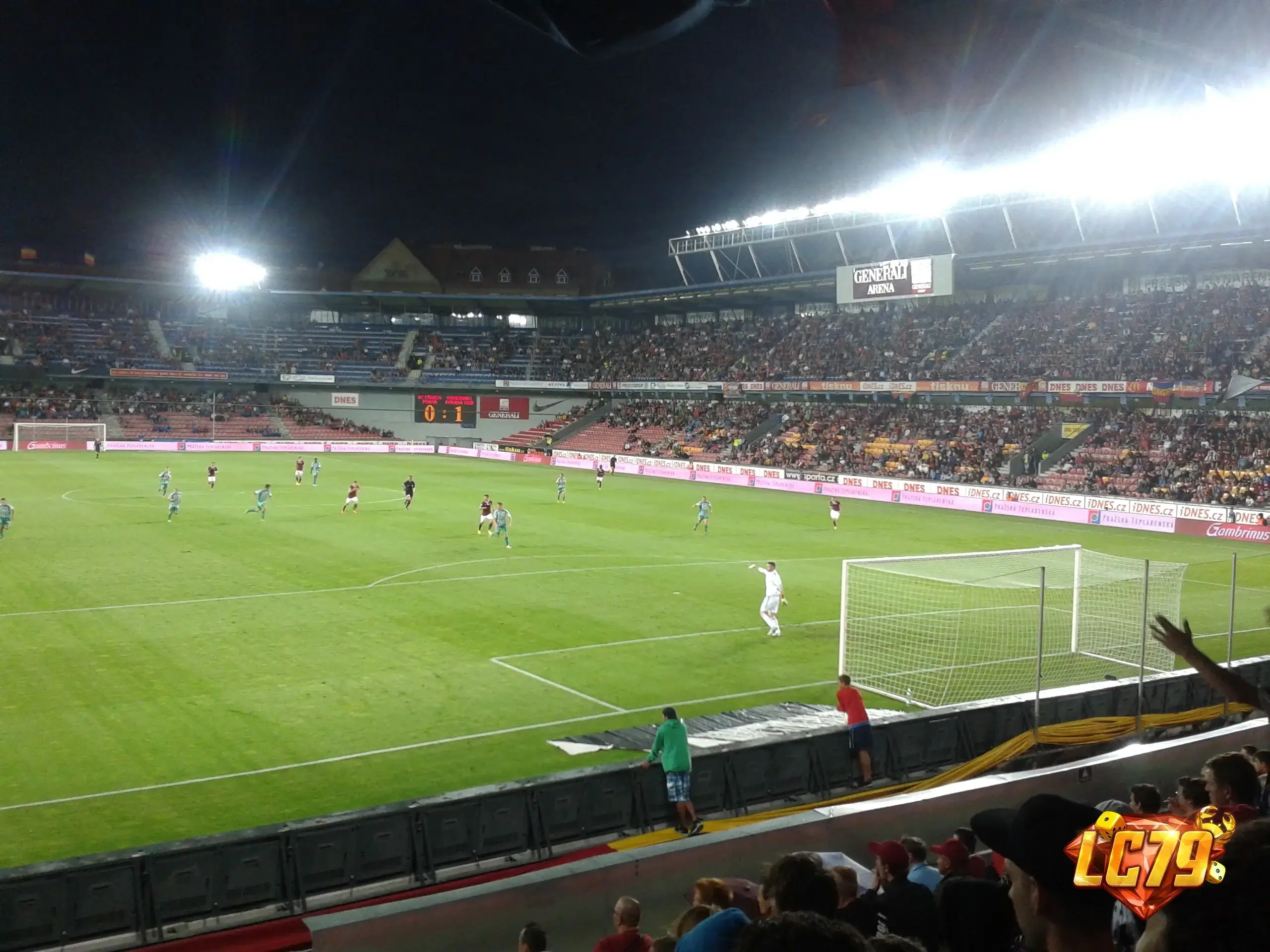 Sân nhà Sparta Praha trước trận gặp Lyon ở vòng loại Champions League
