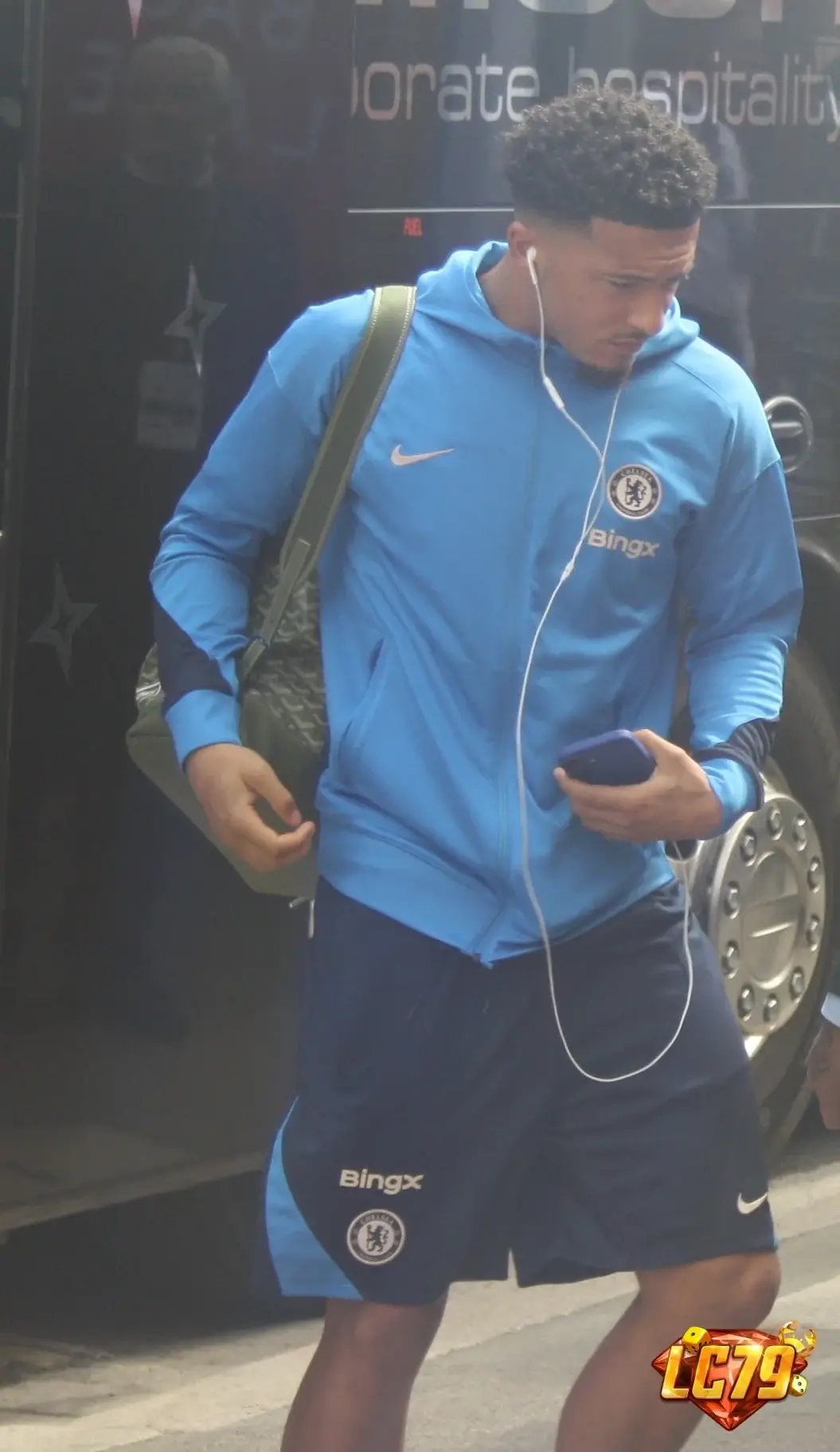 Jadon Sancho trước trận Fulham vs Chelsea, ảnh Wikimedia Commons đã đóng watermark LC79
