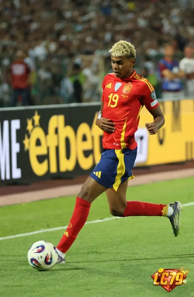 Lamine Yamal trong màu áo Spain, ảnh minh họa Spain 4-1 Croatia Nations League