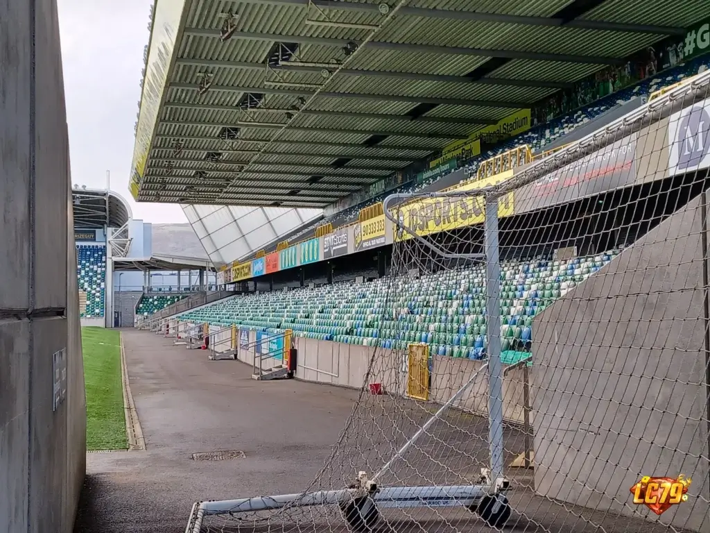 Windsor Park tai Belfast truoc tran Northern Ireland vs Hungary