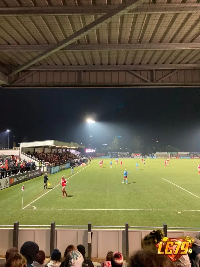Meadow Park, sân đấu cho Arsenal U21 vs Sunderland U21 ở Premier League 2